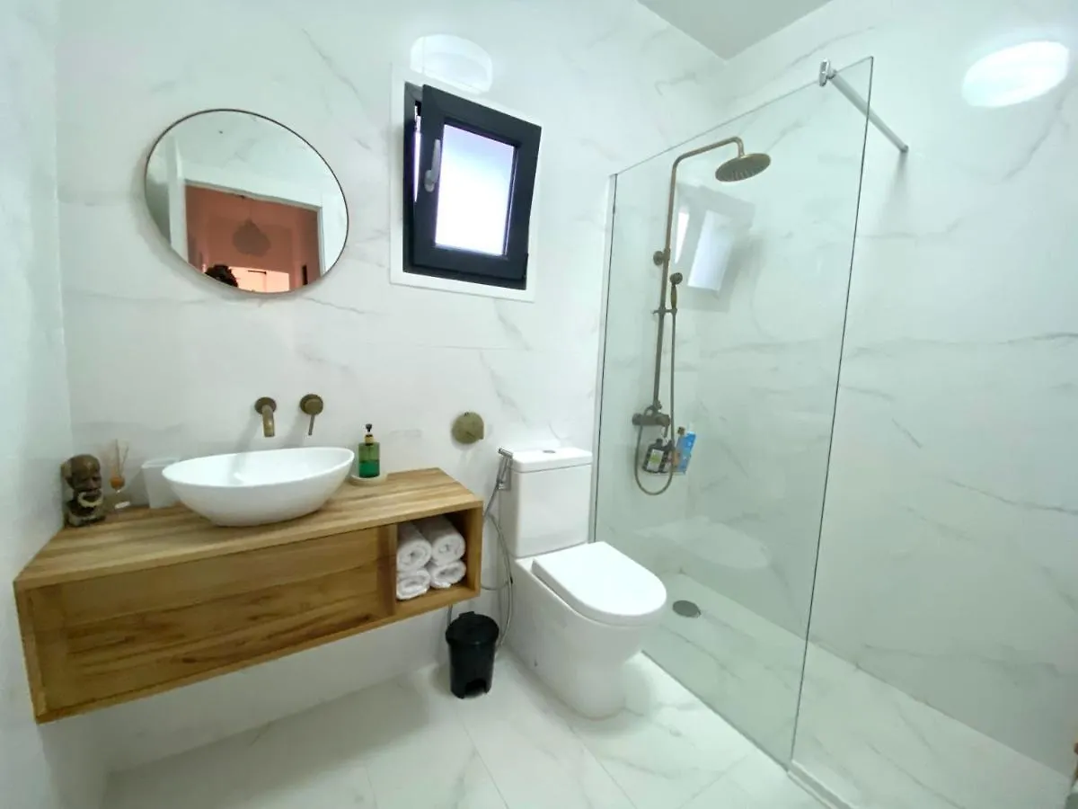 Charming Apartment In A Duplex With Garden & Balcony Cunit